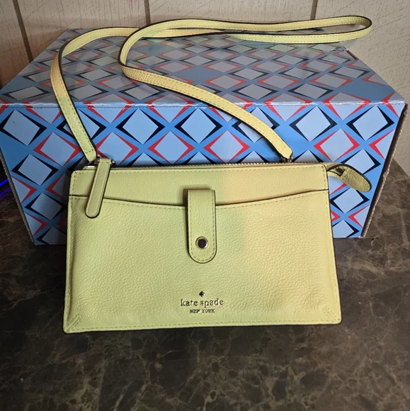Kate Spade Jackson Small Tab Crossbody Limelight - Picture 1 of 10
